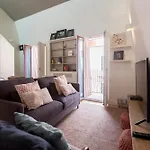 Feels Like Home Bairro Alto Design Flat